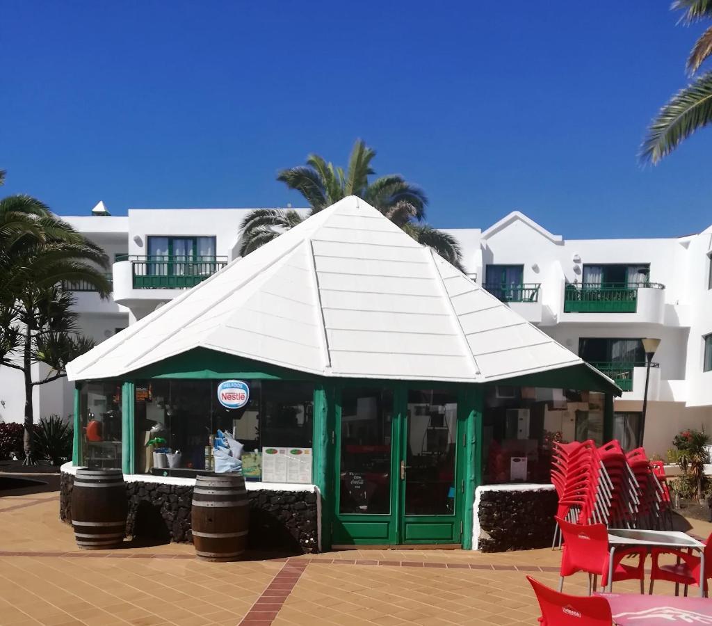 Marina Beach-Apartamentos Tahiche Costa Teguise Exteriör bild